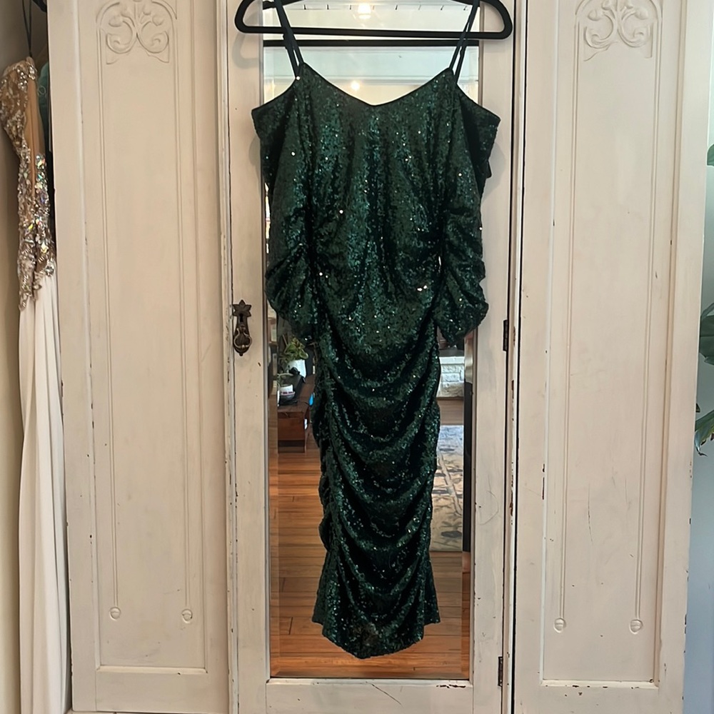 Green Sequins Cocktail Homecoming Winter Formal Prom Dress by Black Halo